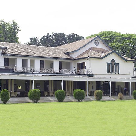 Turf Club House Hotel ปูเน่ ภายนอก รูปภาพ